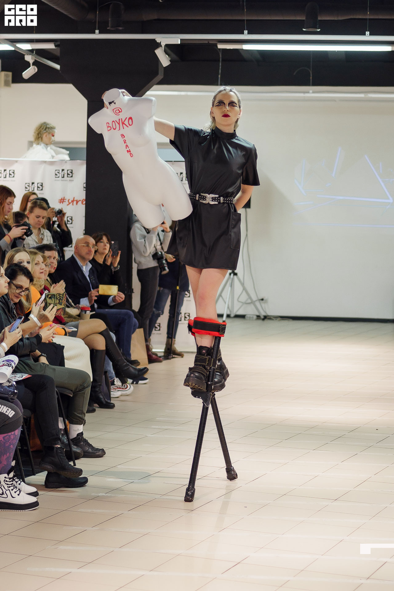 01.02.20_StreetFashionShow АртМуза_0550.JPG