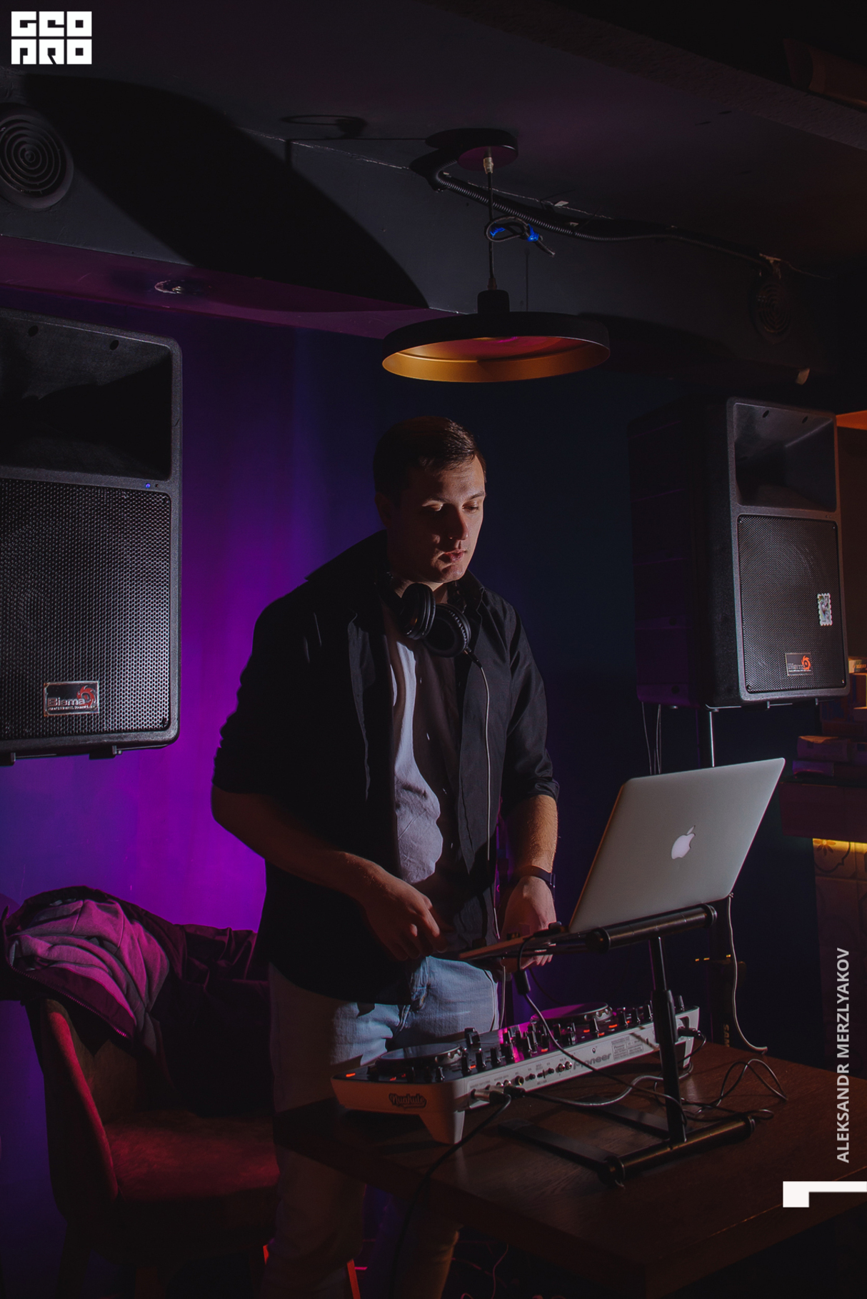 Pre-party DJ-CAFE: DJ QWENTII 17