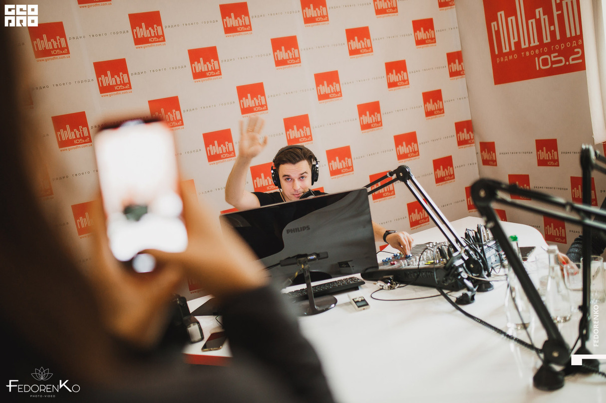 Проект "Поважна Персона" на радiо "Город FM" з організаторами конкурсу "Мисс Кривой Рог-2019" 13