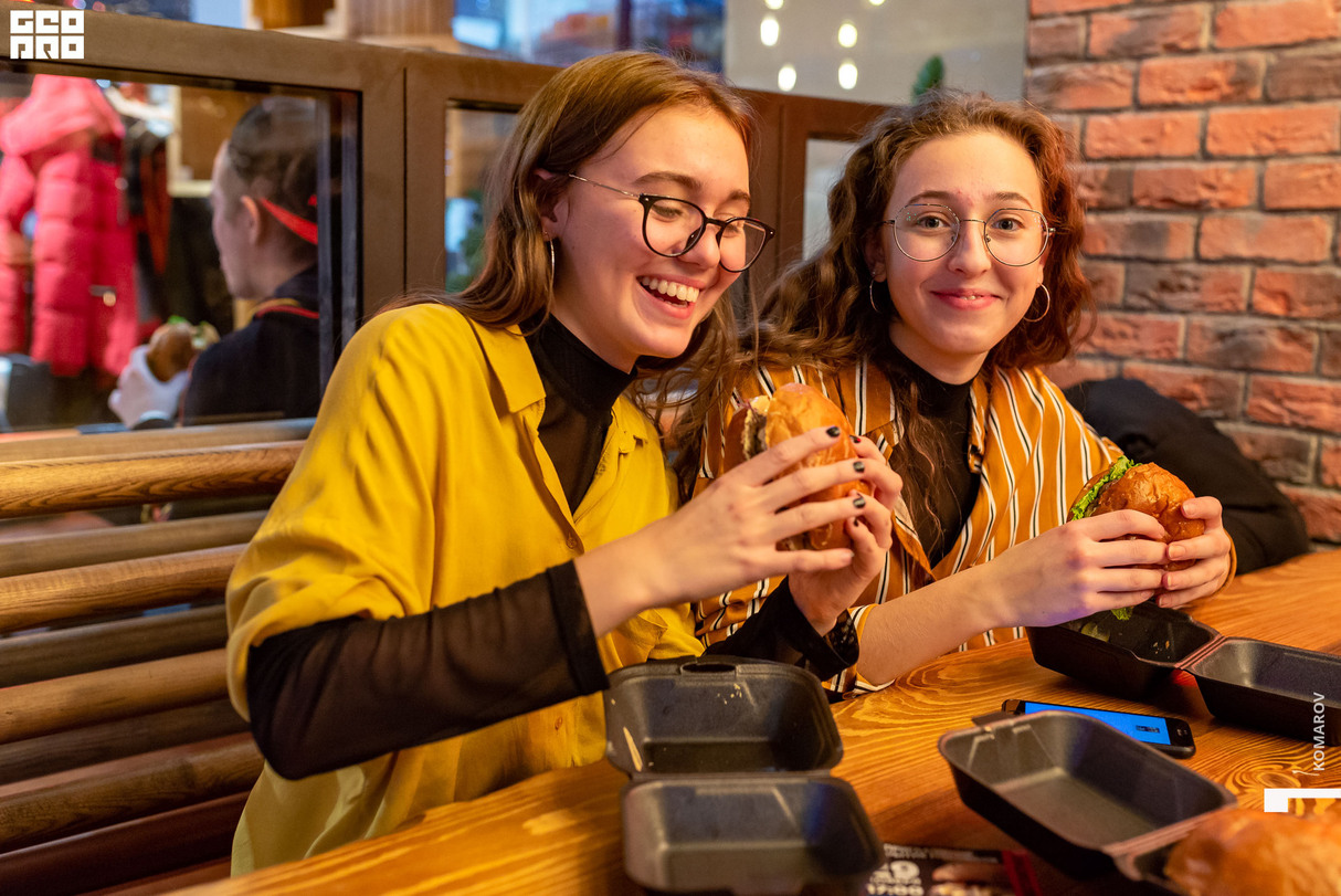 Открытие МЯСОROOB в ЦУМе 24
