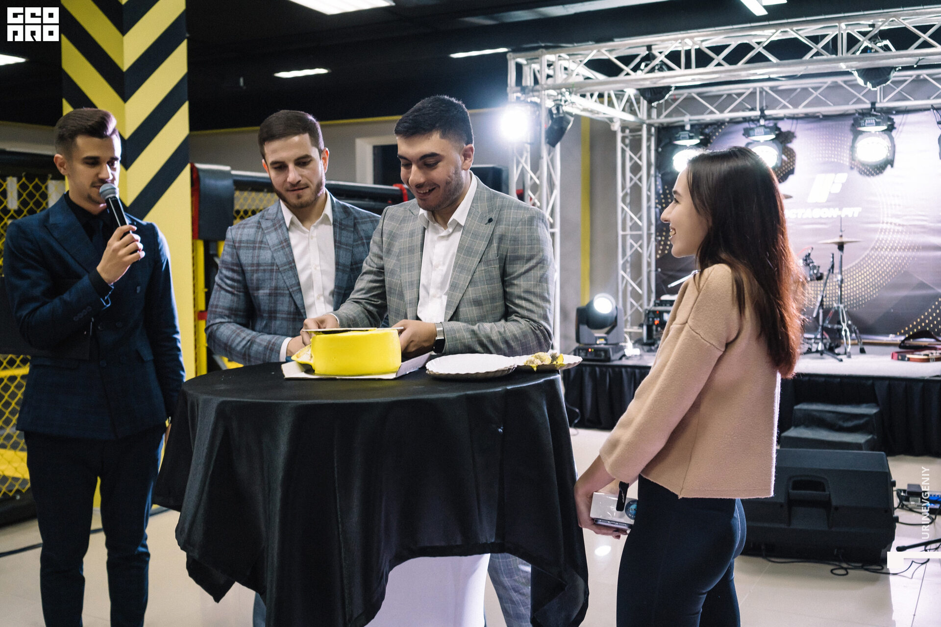 29.11. octagon fit (115).jpg