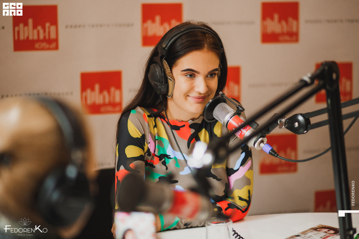 Проект "Поважна Персона" на радiо "Город FM" з організаторами конкурсу "Мисс Кривой Рог-2019" 26