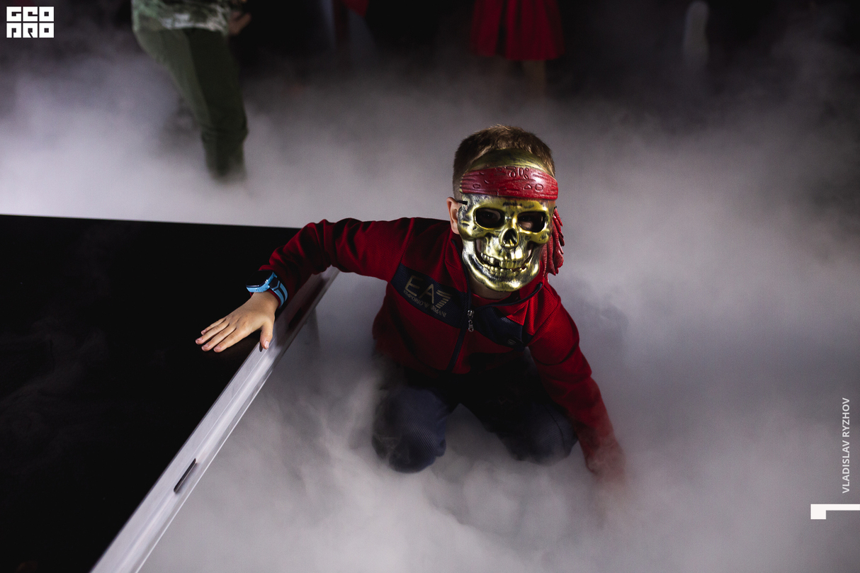 Halloween party 13