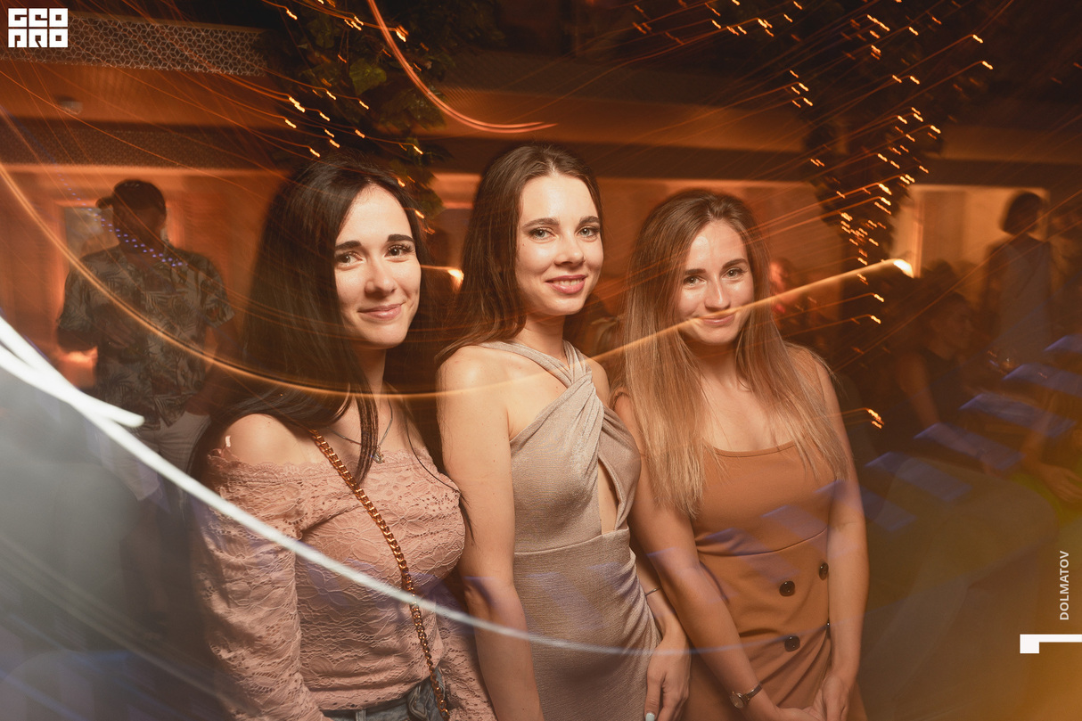 Friday party 24
