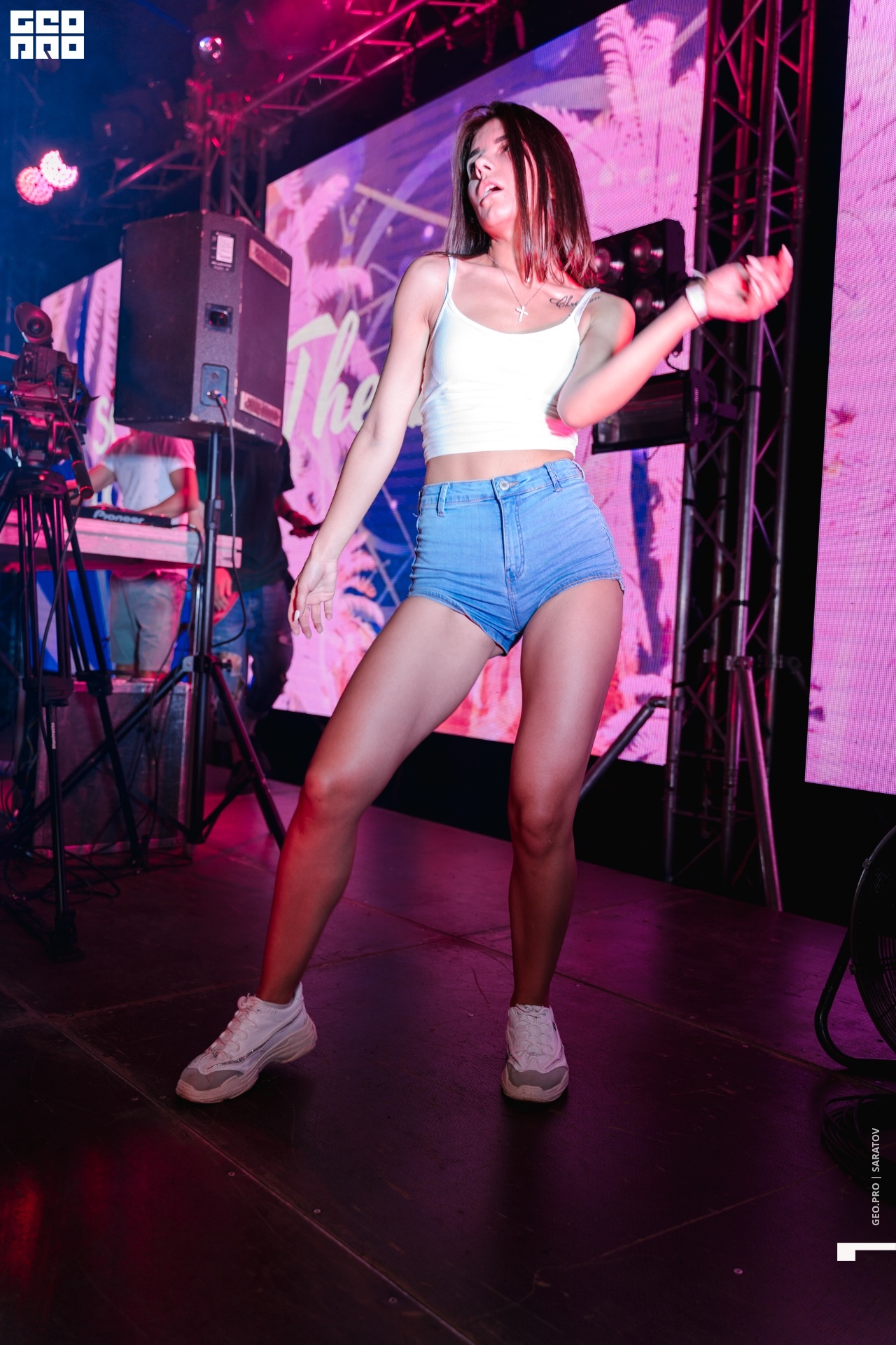 2018-07-27 at 22-19-16.jpg