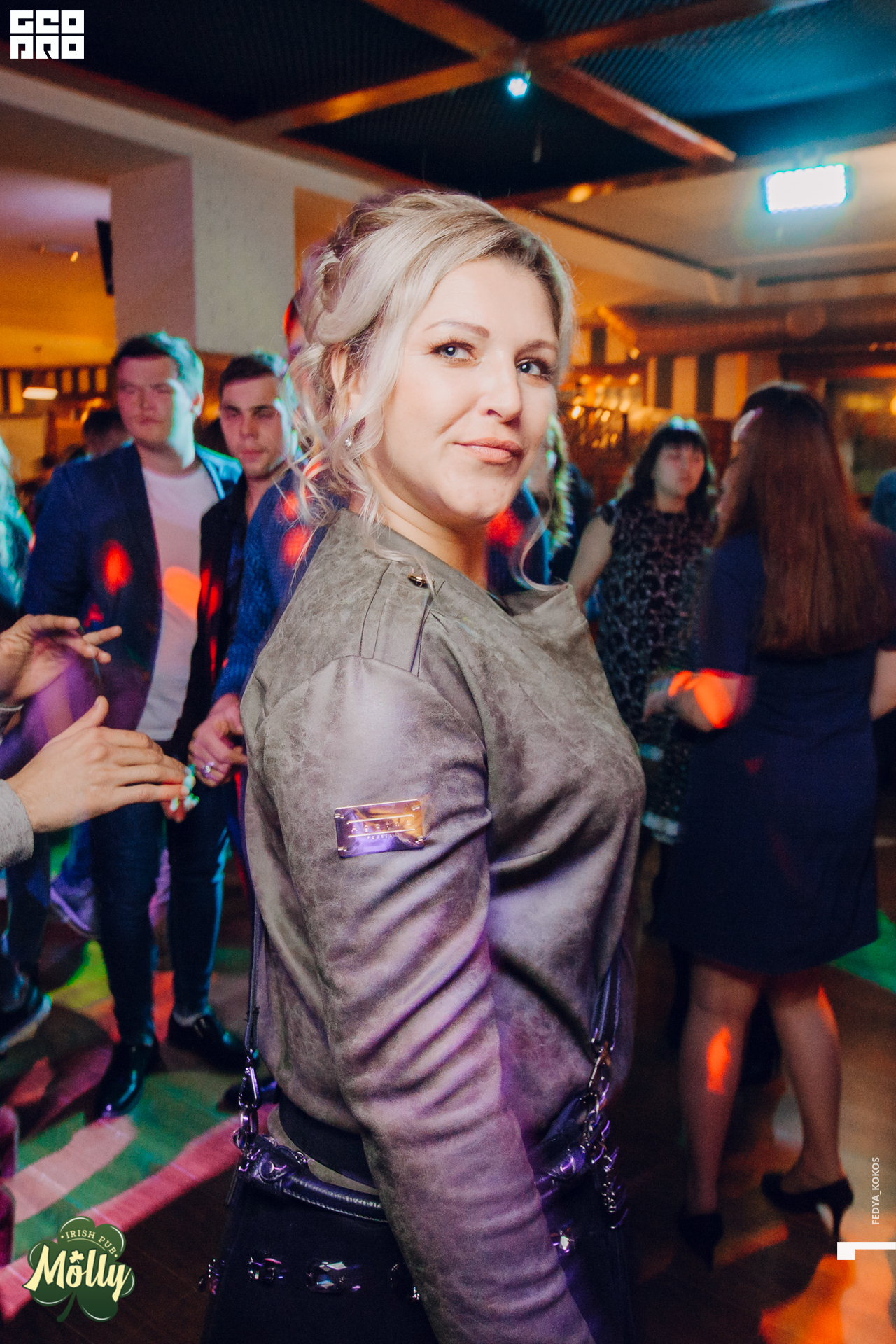 19-10-04 23-56-45.jpg