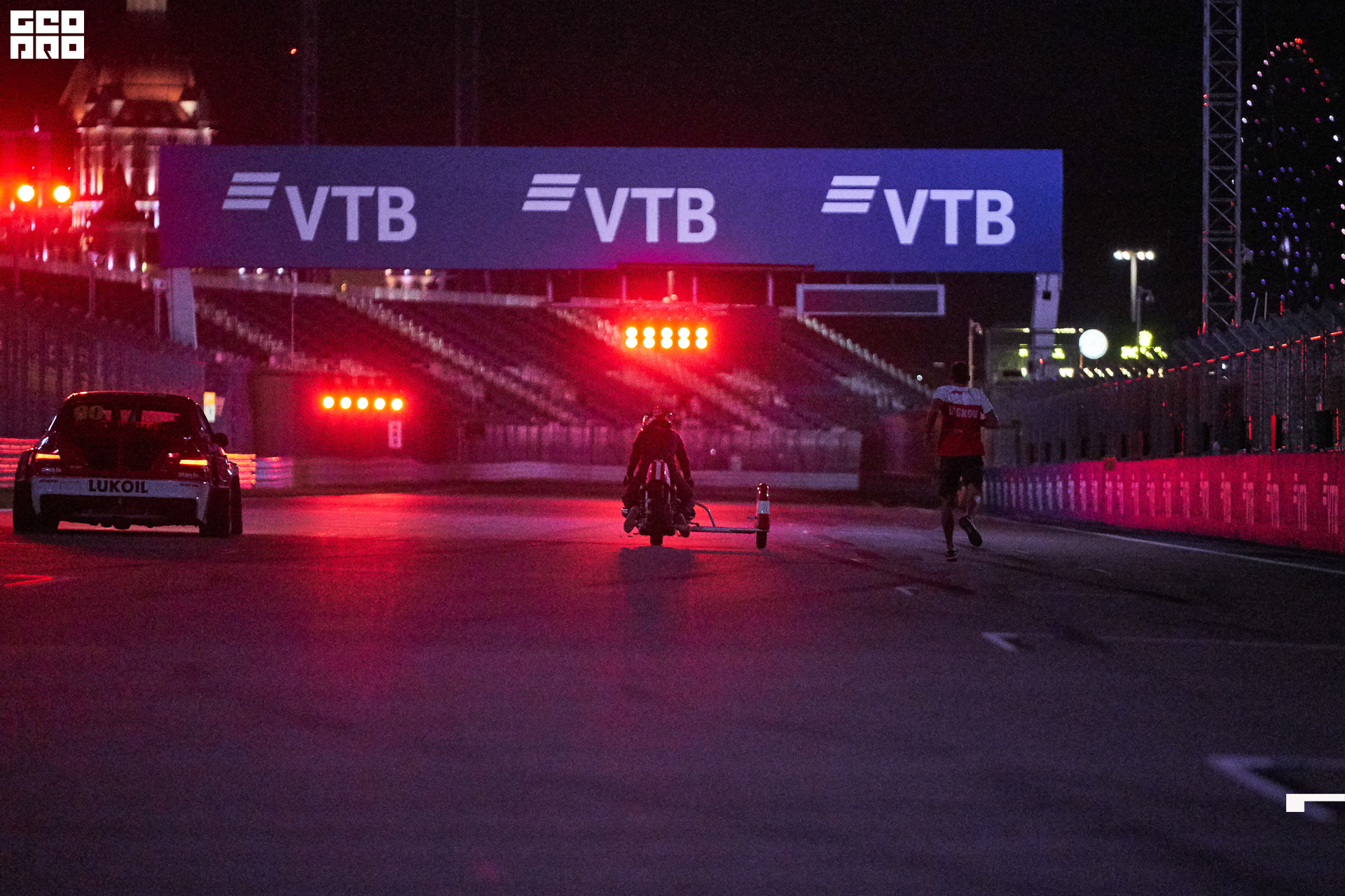 28_09_19 ночной забег лукойл_055.jpg