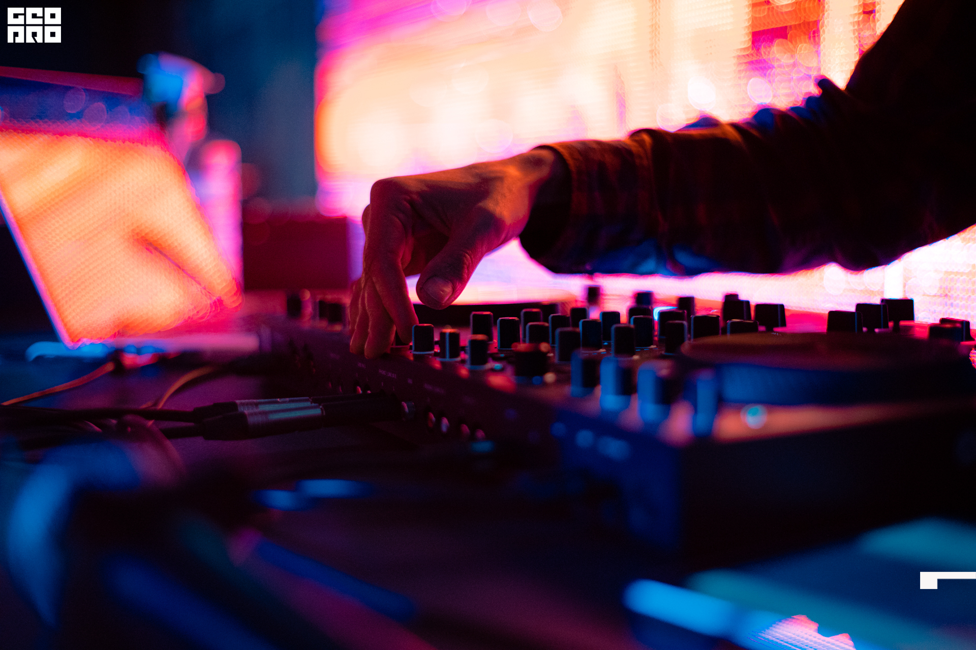 012-09-10-2020-23-05-Americanka - Mikhailov - 1920.jpg