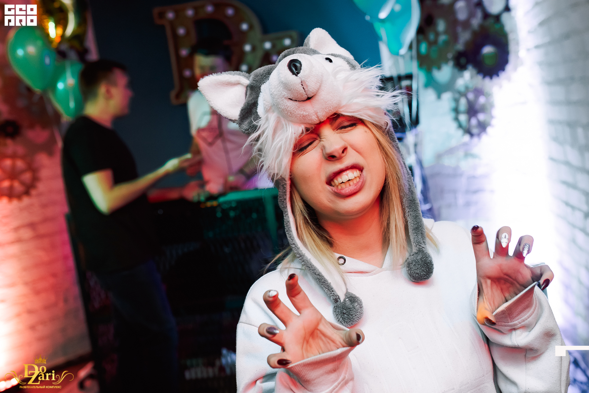 20-02-22 22-44-43.jpg