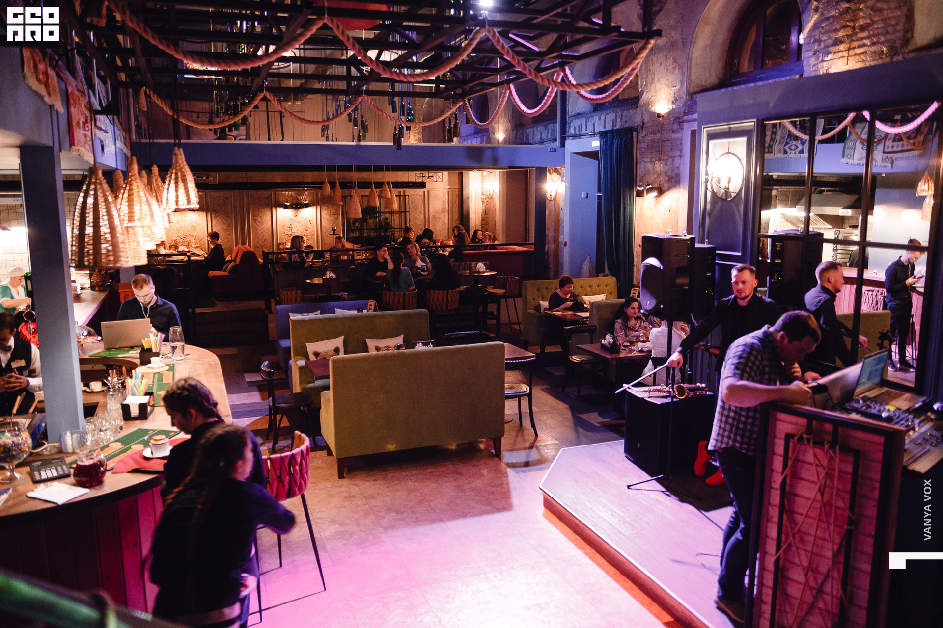 2020-03-06 19-30-00_vox_003.jpg