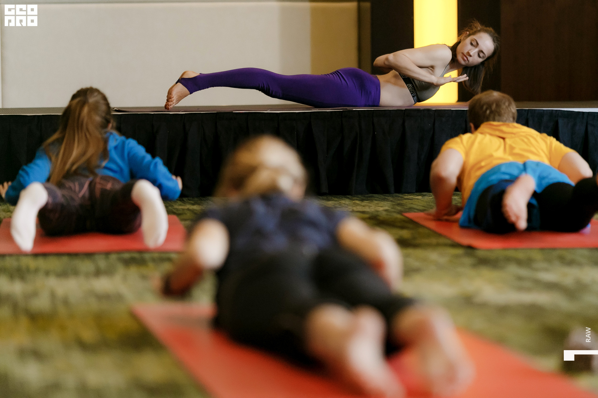 AI2V8074-28 копия.jpg