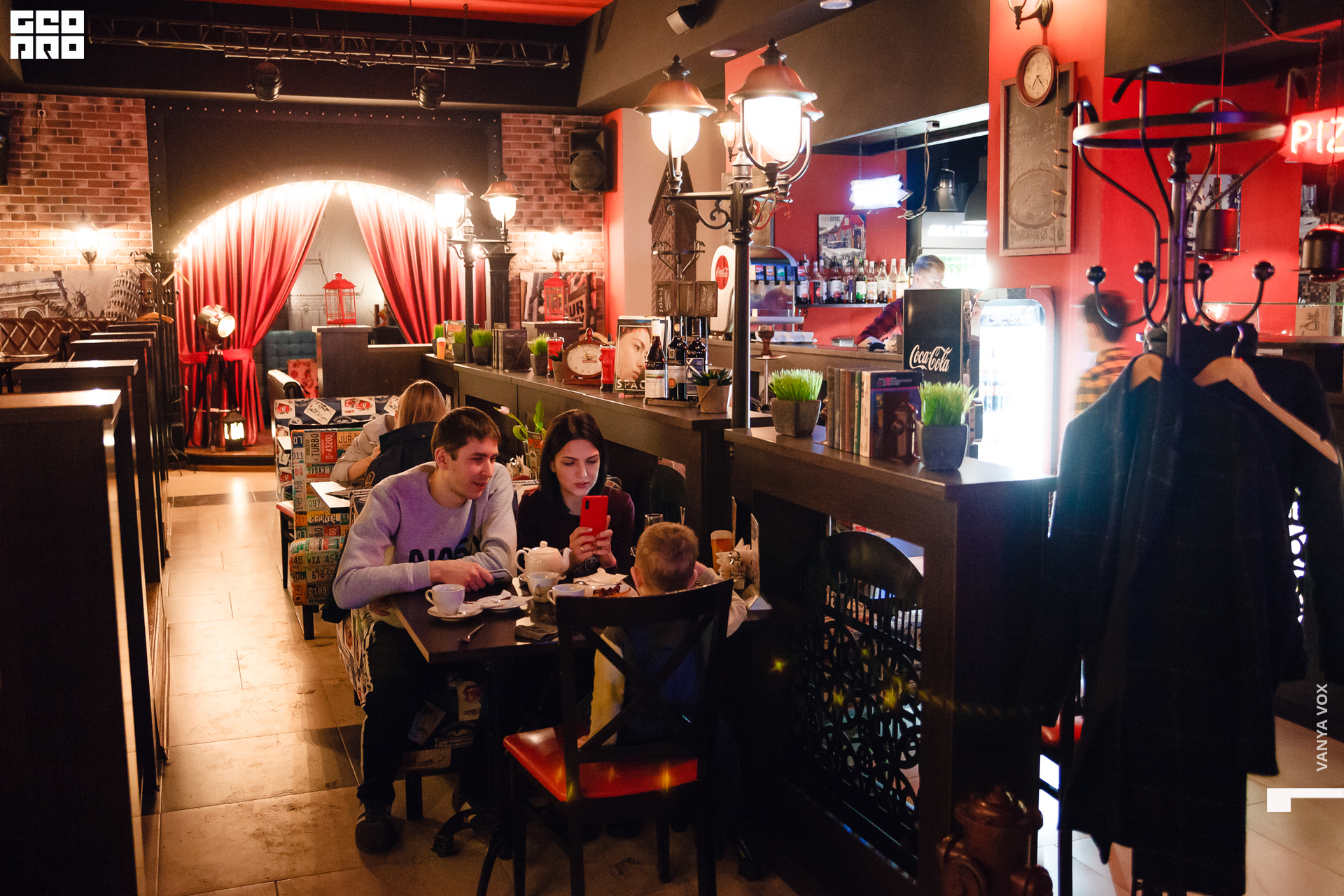 2020-03-08 18-00-00_vox_030.jpg