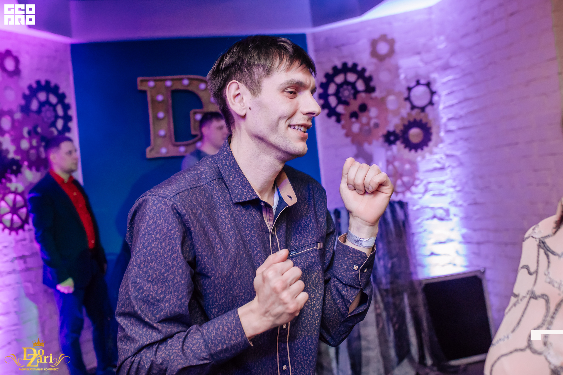 20-03-13 23-08-33.jpg