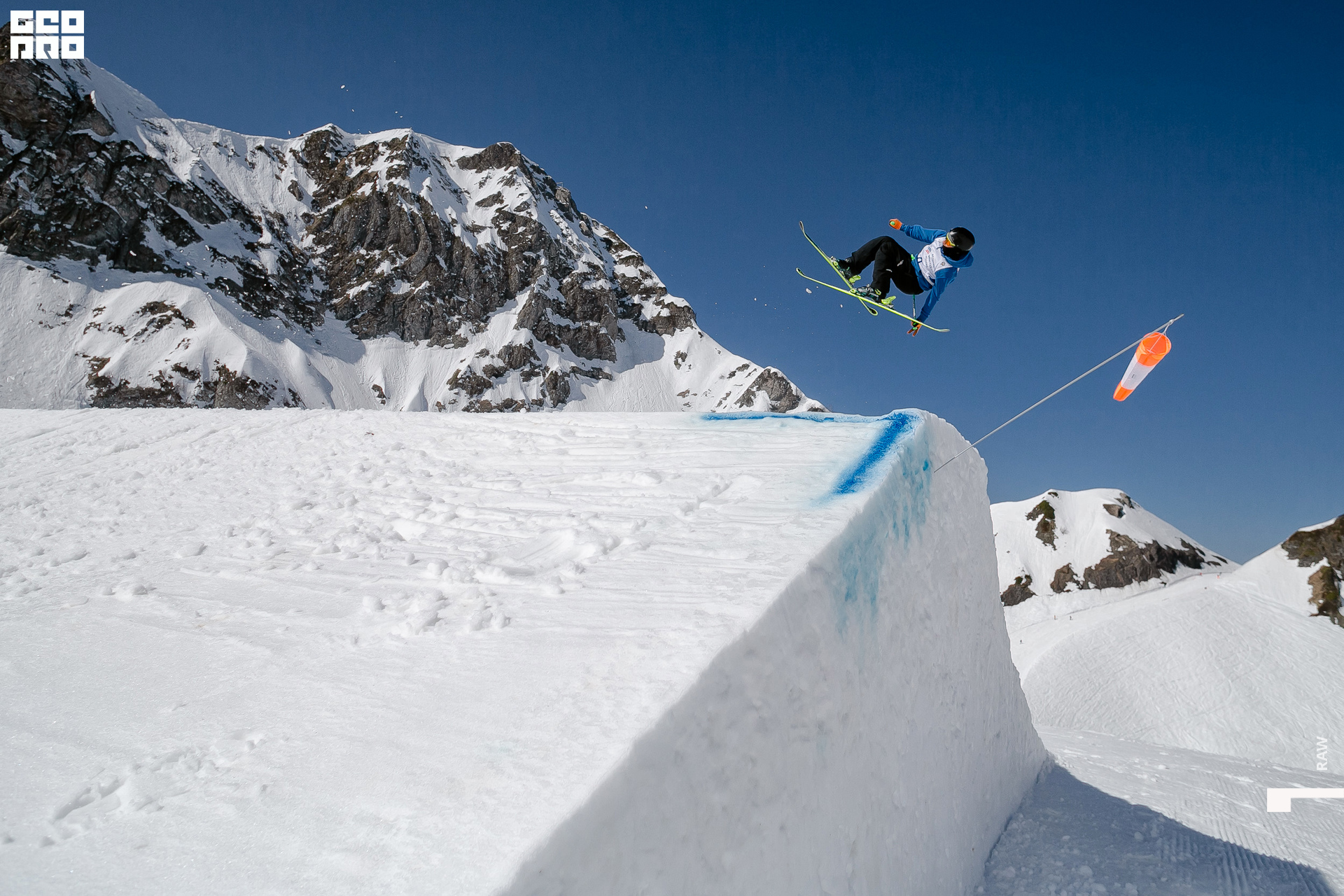 AI2V2947-13 копия.jpg