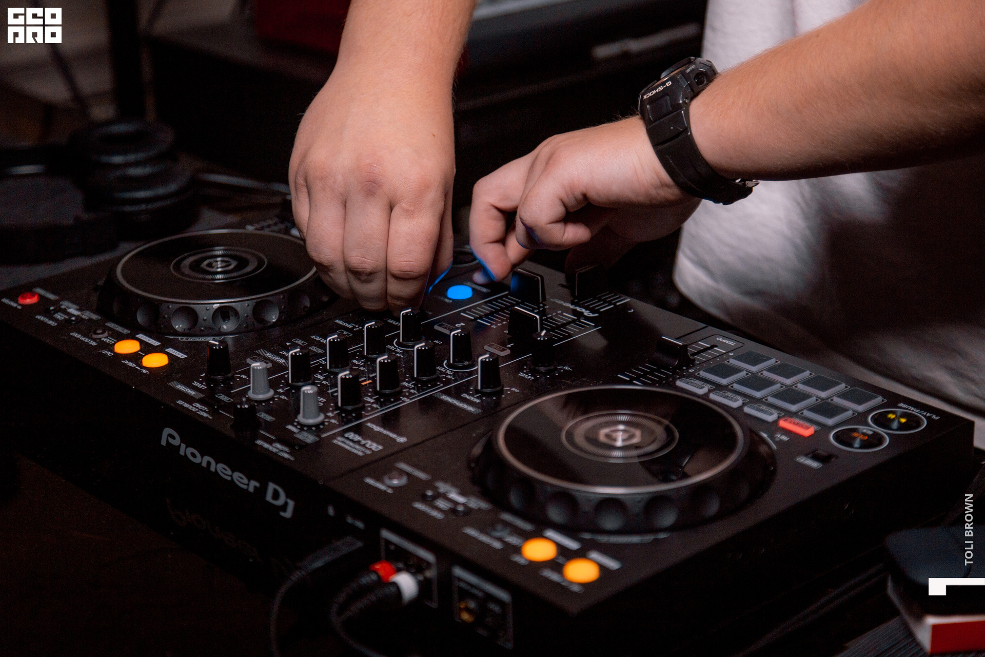 _004_19.09.20_Toli Brown.jpg