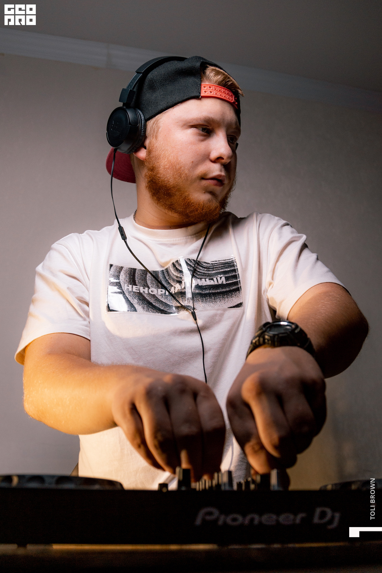 _052_19.09.20_Toli Brown.jpg