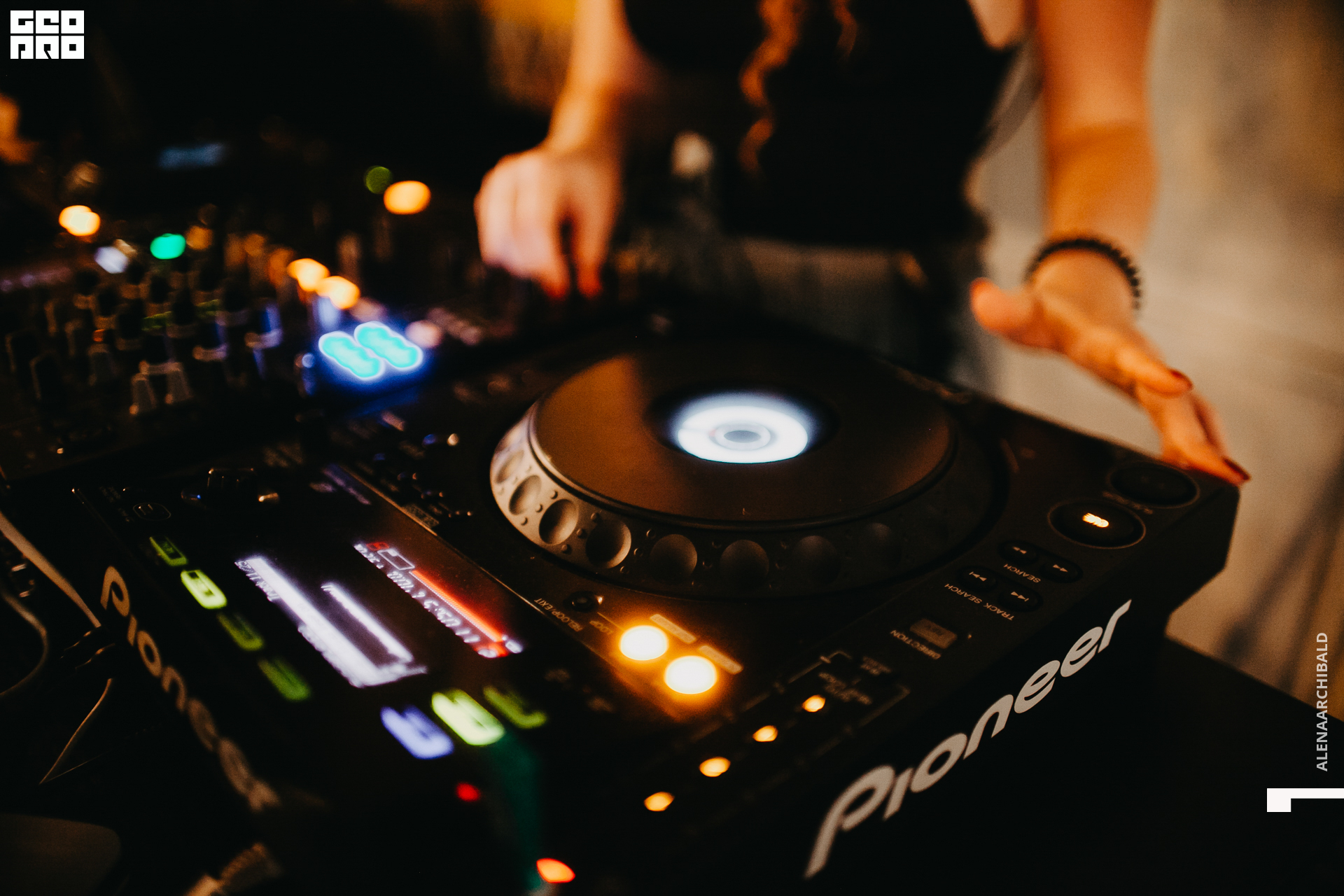 2020-09-18 21-02-43_alenaarchibald_0004.jpg