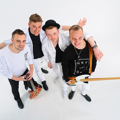 Нелегалы на сцене The Optimist