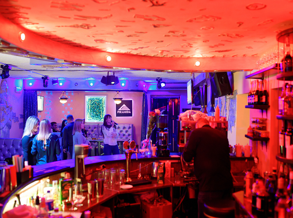 караоке-кафе Пирамида