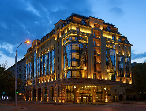 Grand Autograph Hotel
