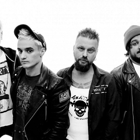 «Пилот» в баре "Треугольник"