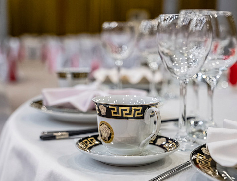 Большой ресторан "Цинь"