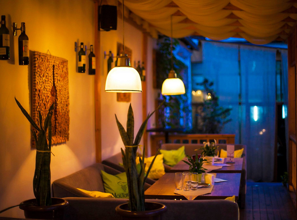 SILK 96 COFFEE & WINE