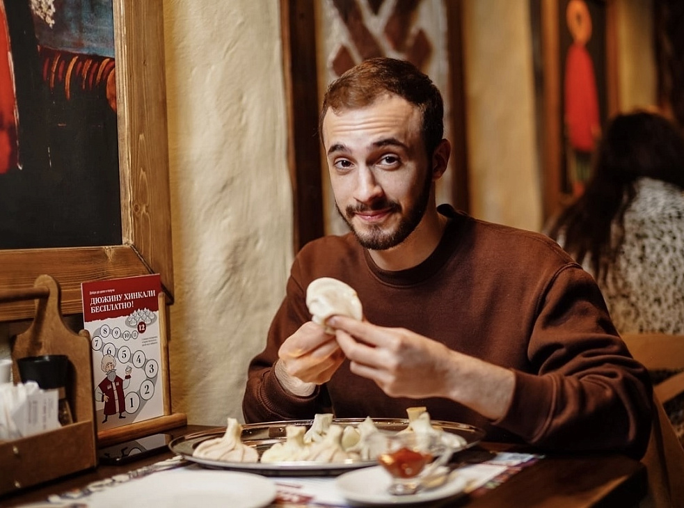 «Старик Хинкалыч», Волхонская