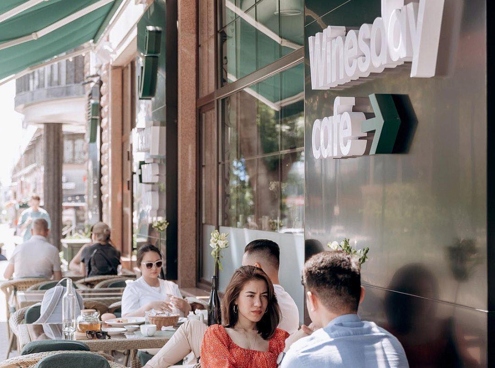 Winesday cafe