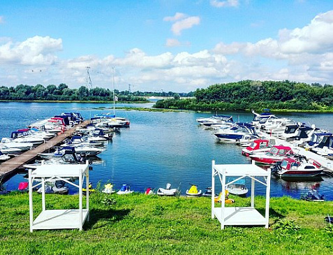 Яхт-клуб «Лето»