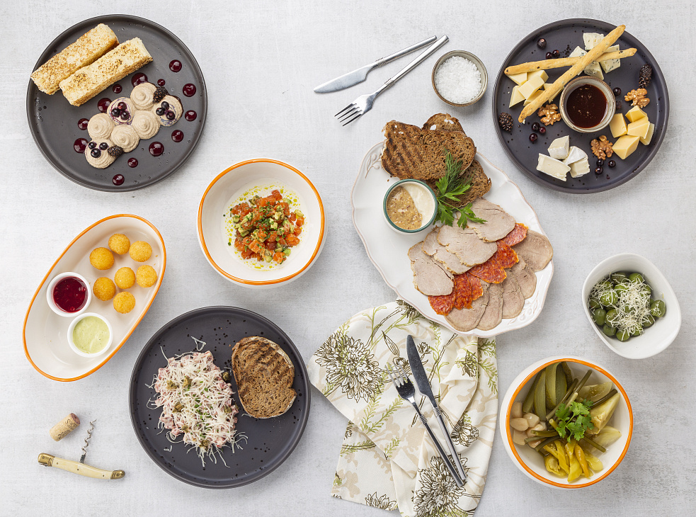 Ресторан "МАНЕРЫ"