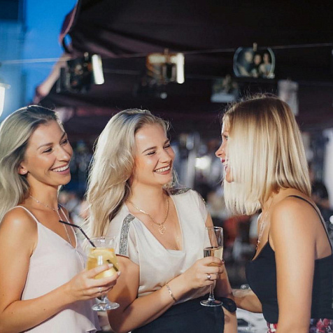 11 лет гриль-бару "Конюшня"