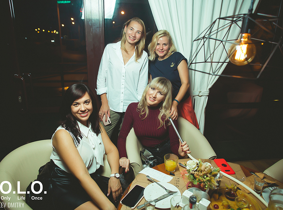 TERRACE Y.O.L.O GRILL&BAR