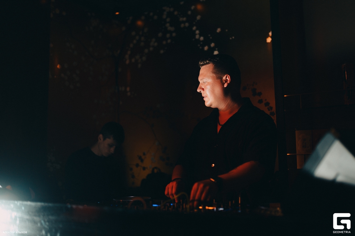 RESIDENTS NIGHT 28