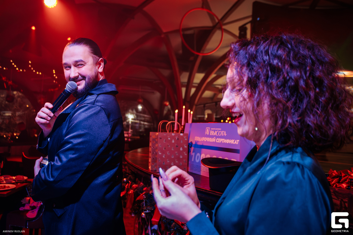 Новогодняя шоу-программа MAGIC TIME в PTIZZA BAR 20