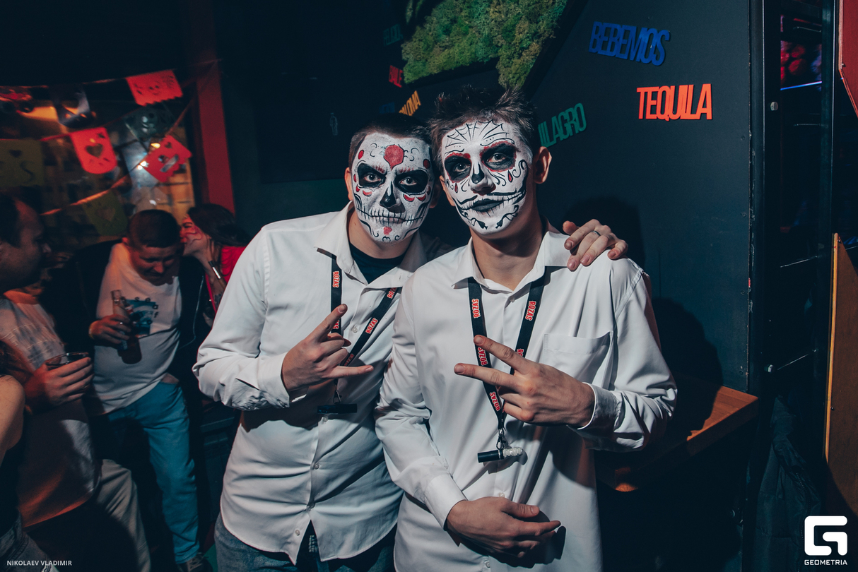 HALLOWEEN, pt. 2 19