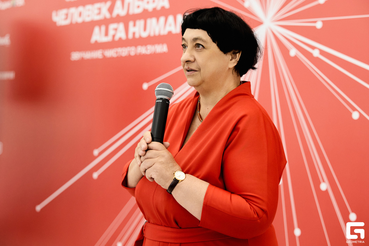ПРИНОШЕНИЕ ГЕНДЕЛЮ: ДИВЕРТИСМЕНТ В СТИЛЕ БАРОККО! 11