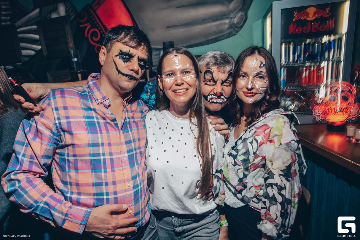 HALLOWEEN, pt. 2 10