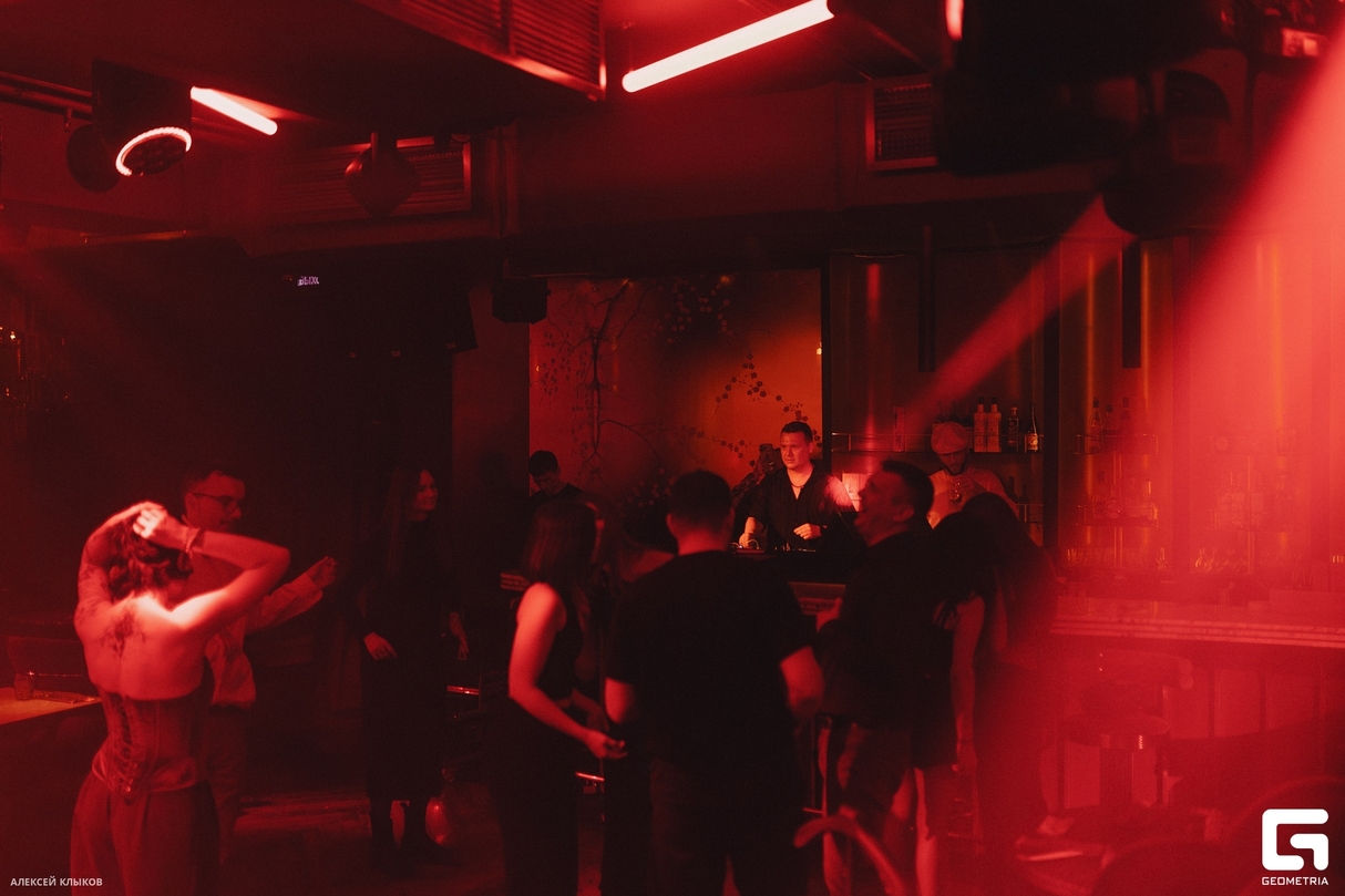 RESIDENTS NIGHT 25