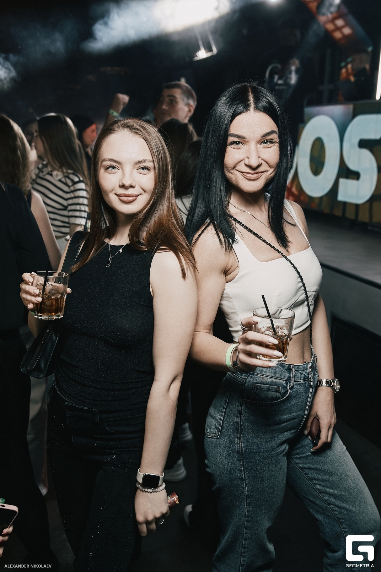 Движ 16