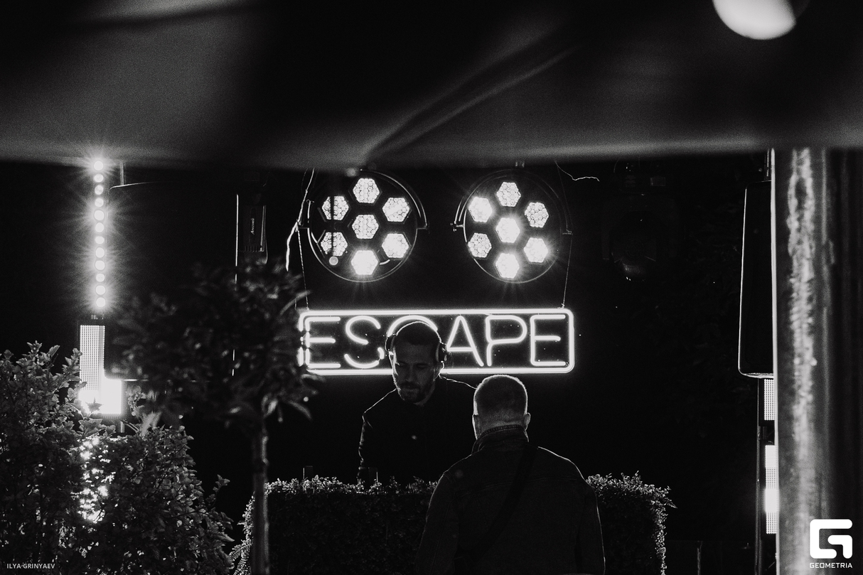 RESIDENTS NIGHT 21