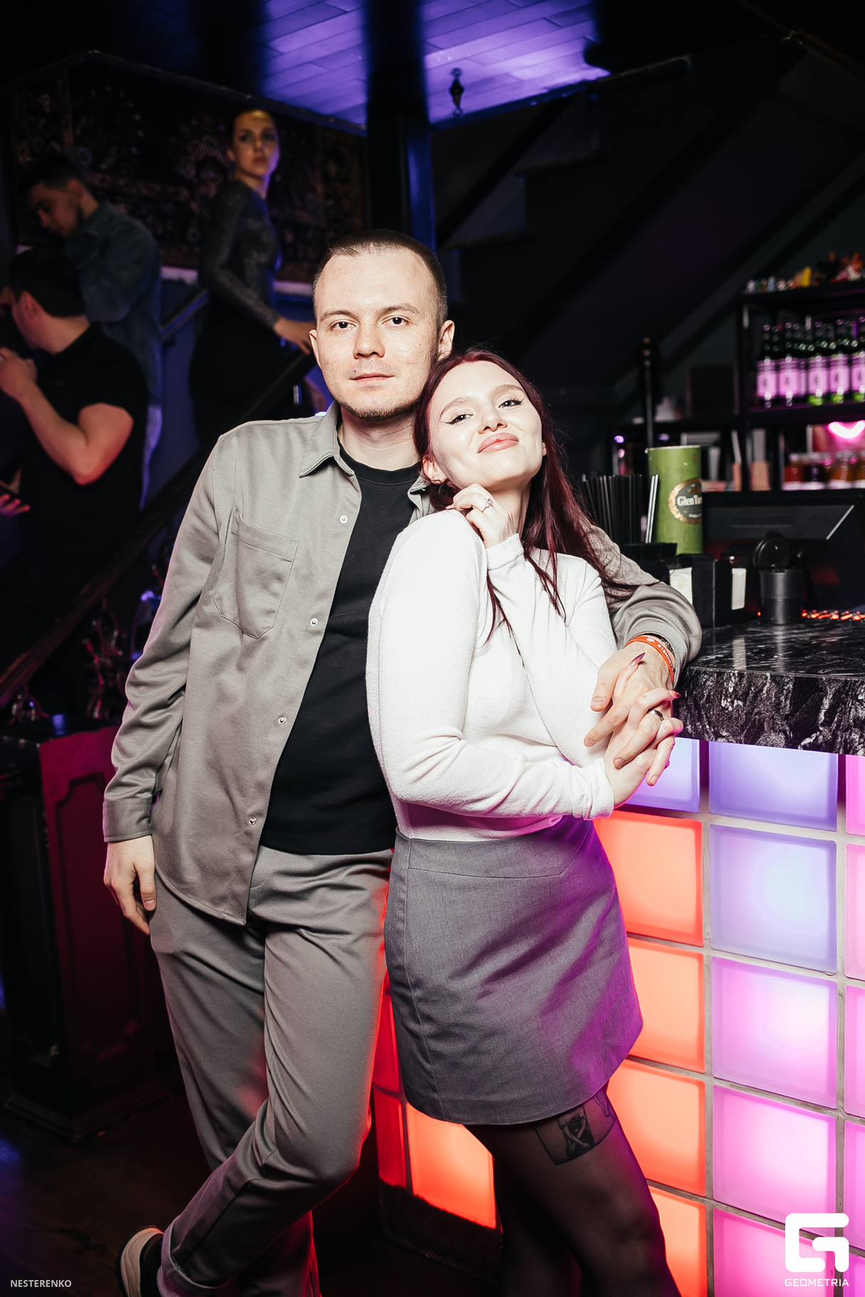 Руки ВВерх! в иллюминаторе 26