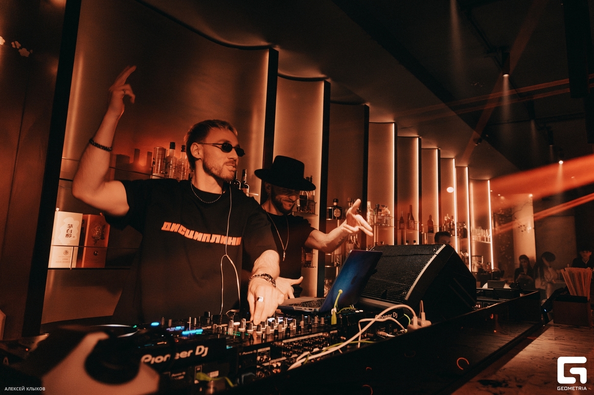 RESIDENTS NIGHT 12