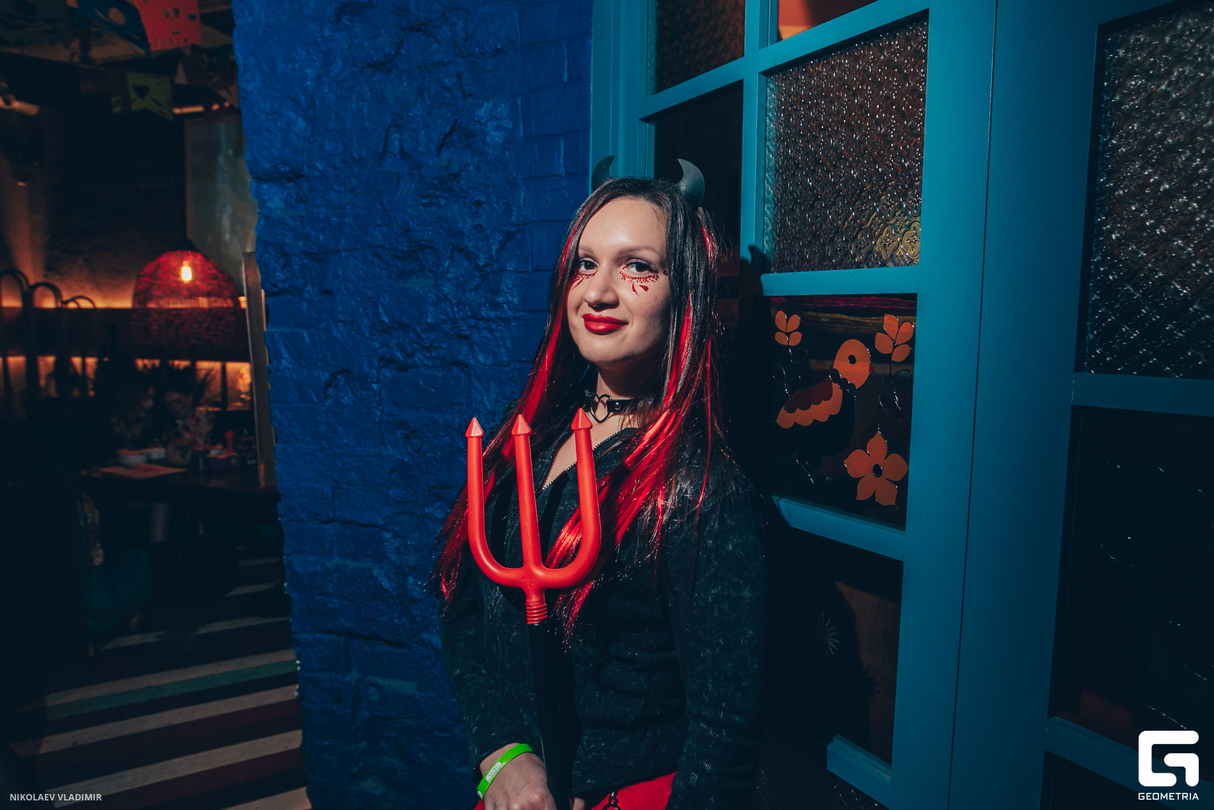HALLOWEEN, pt. 1 12