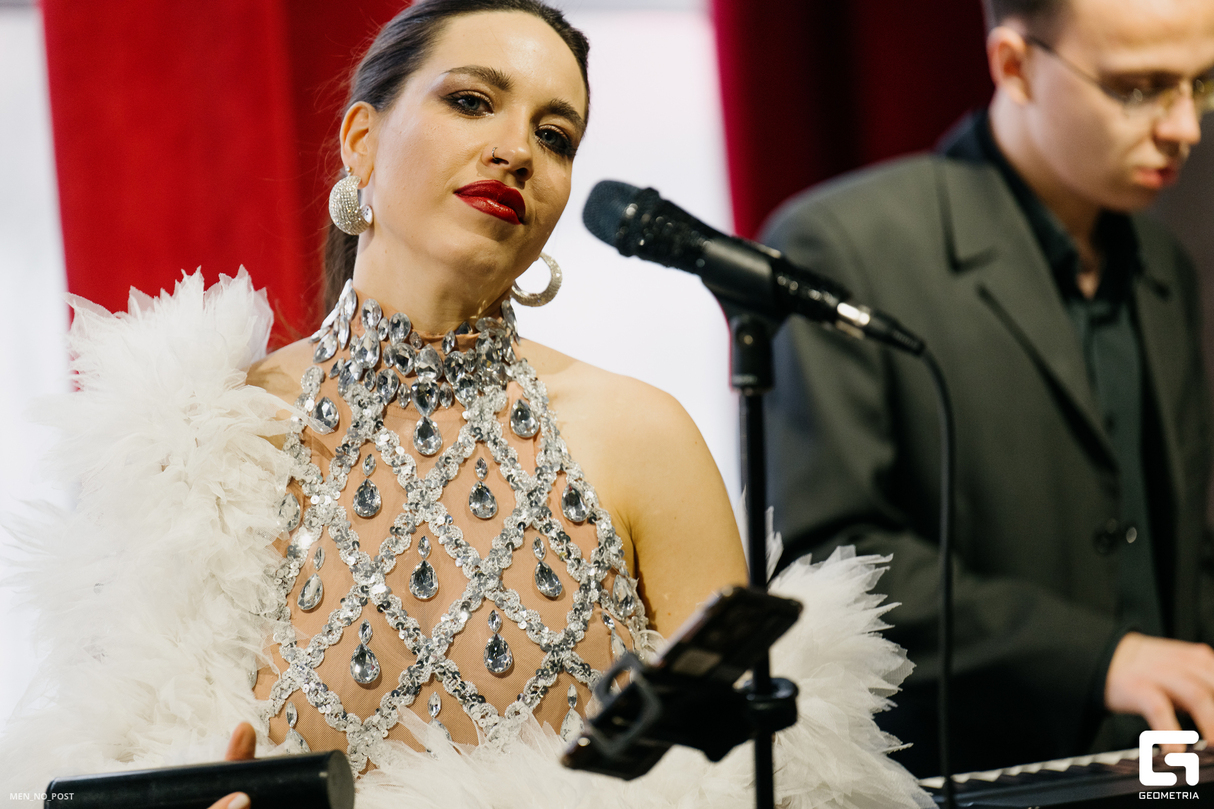 Новогодний JAZZ для резидентов Эпицентра 28