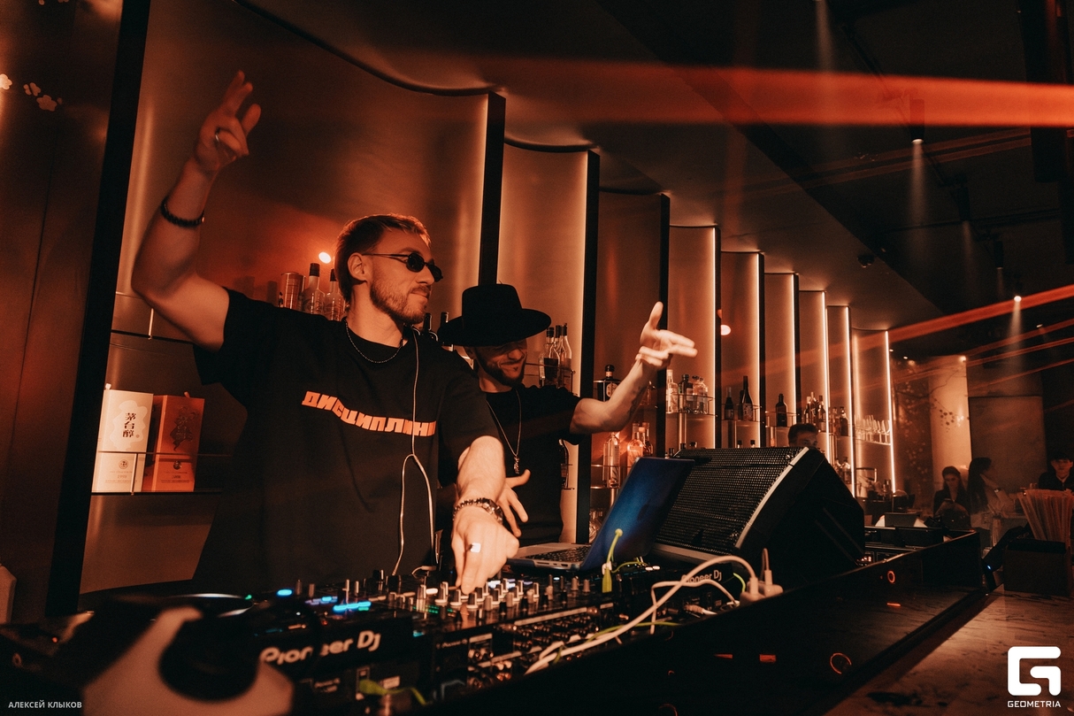 RESIDENTS NIGHT 18