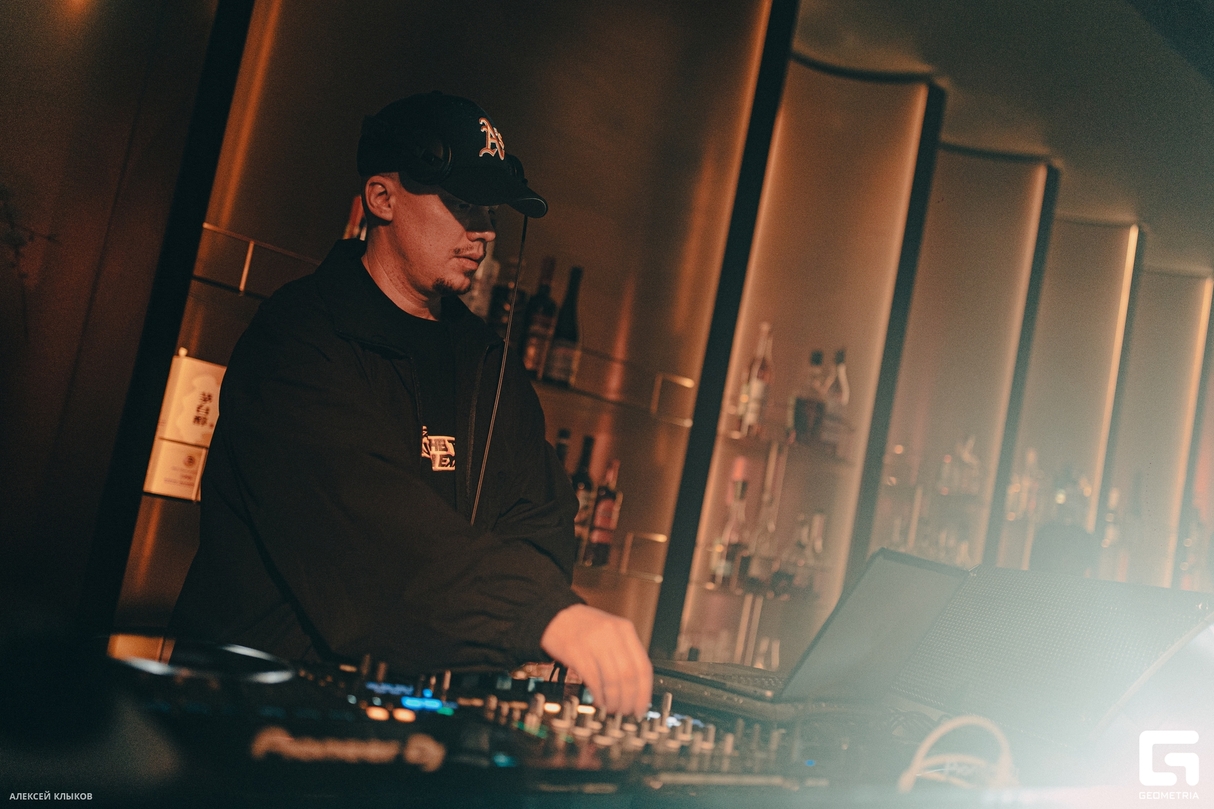 RESIDENTS NIGHT 29