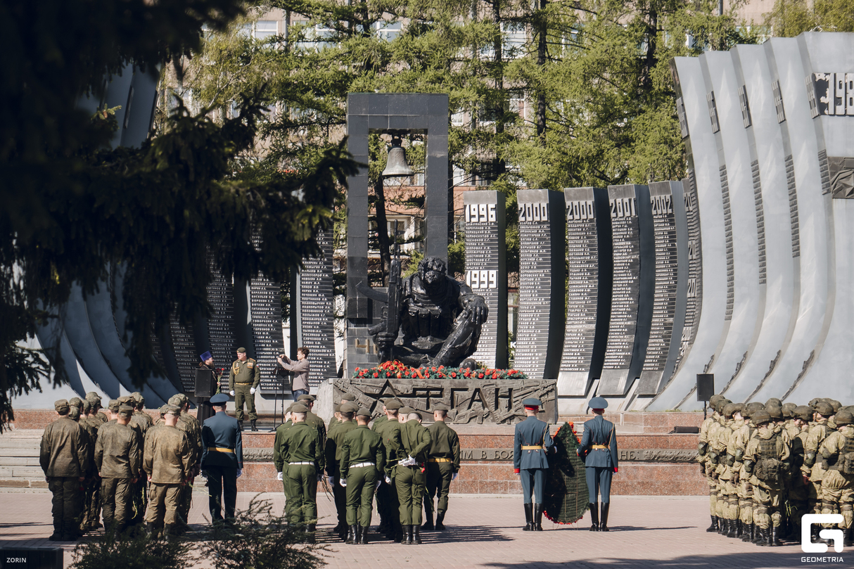 Возложение цветов и венков к мемориалу уральским воинам – интернационалистам «Черный тюльпан» 12