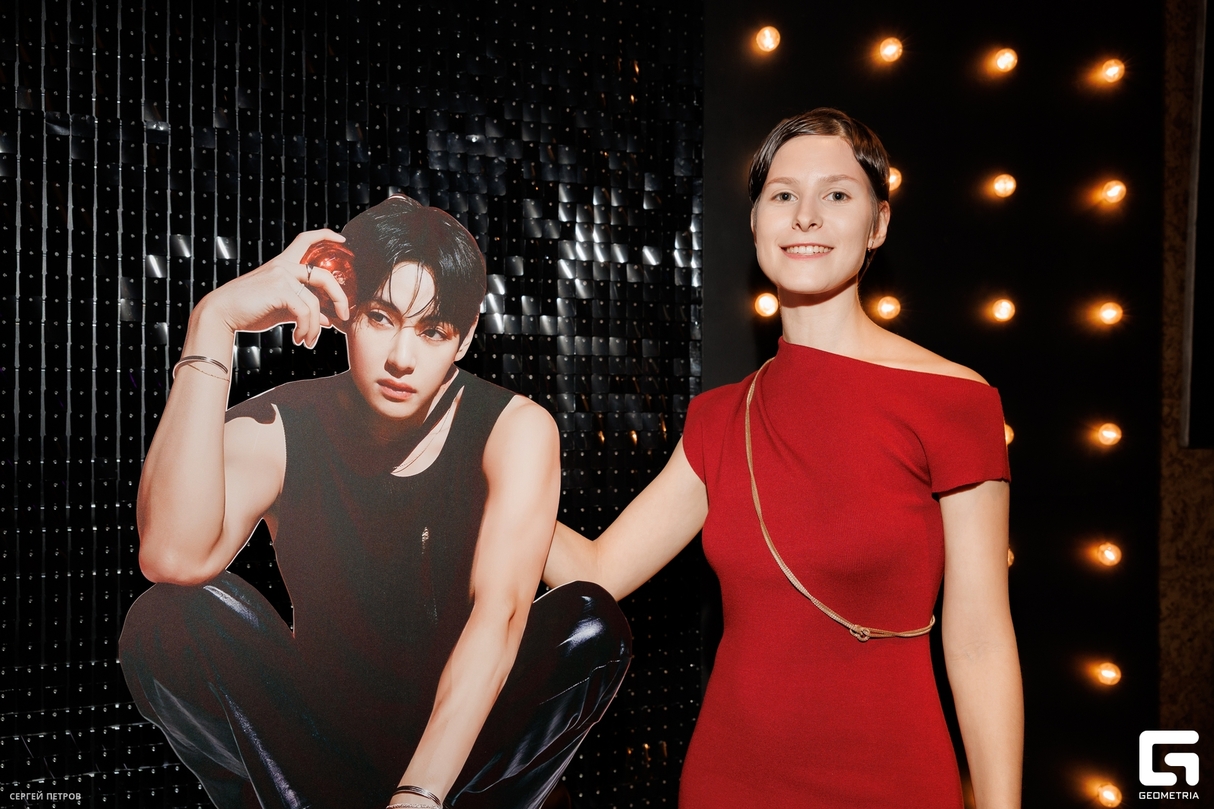 V: AFTER PARTY | 7 WITH U 11