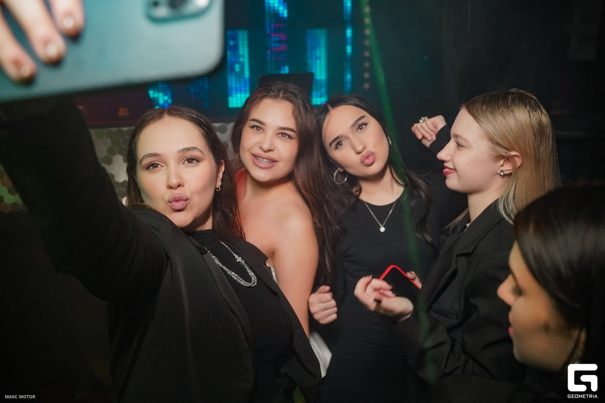 Saturday Night 16